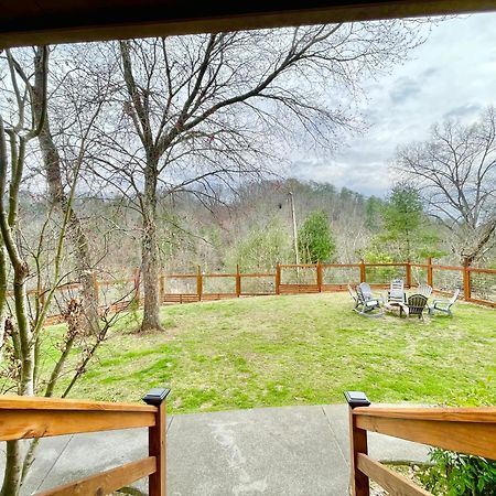 5Bedrooms*4King Beds*Outstanding Location*Hottub* Sevierville Exteriör bild
