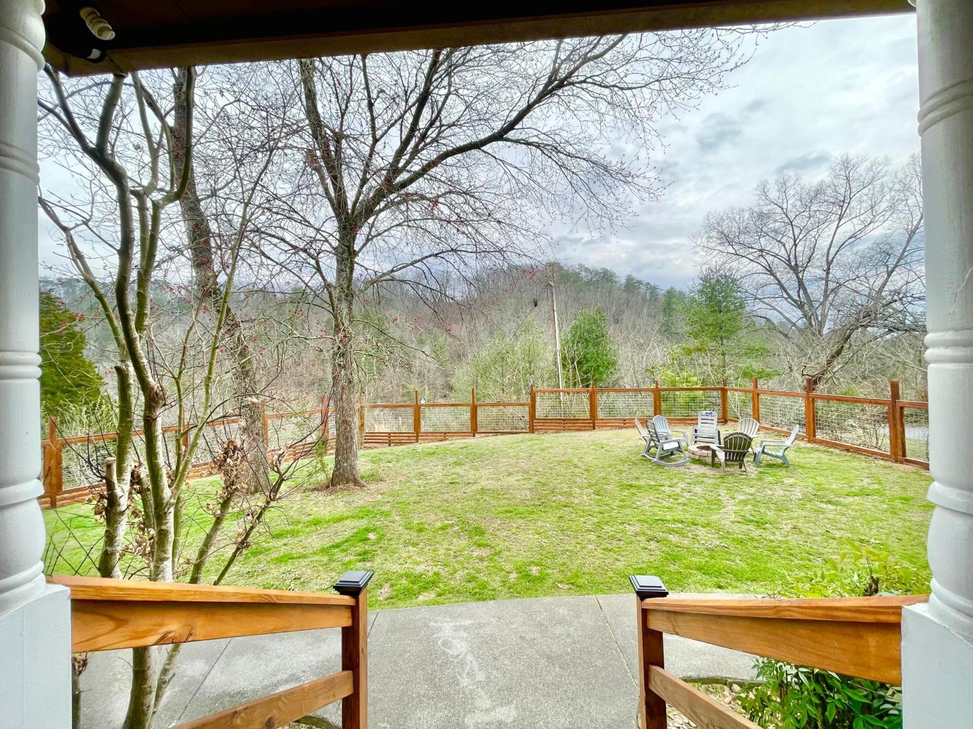 5Bedrooms*4King Beds*Outstanding Location*Hottub* Sevierville Exteriör bild