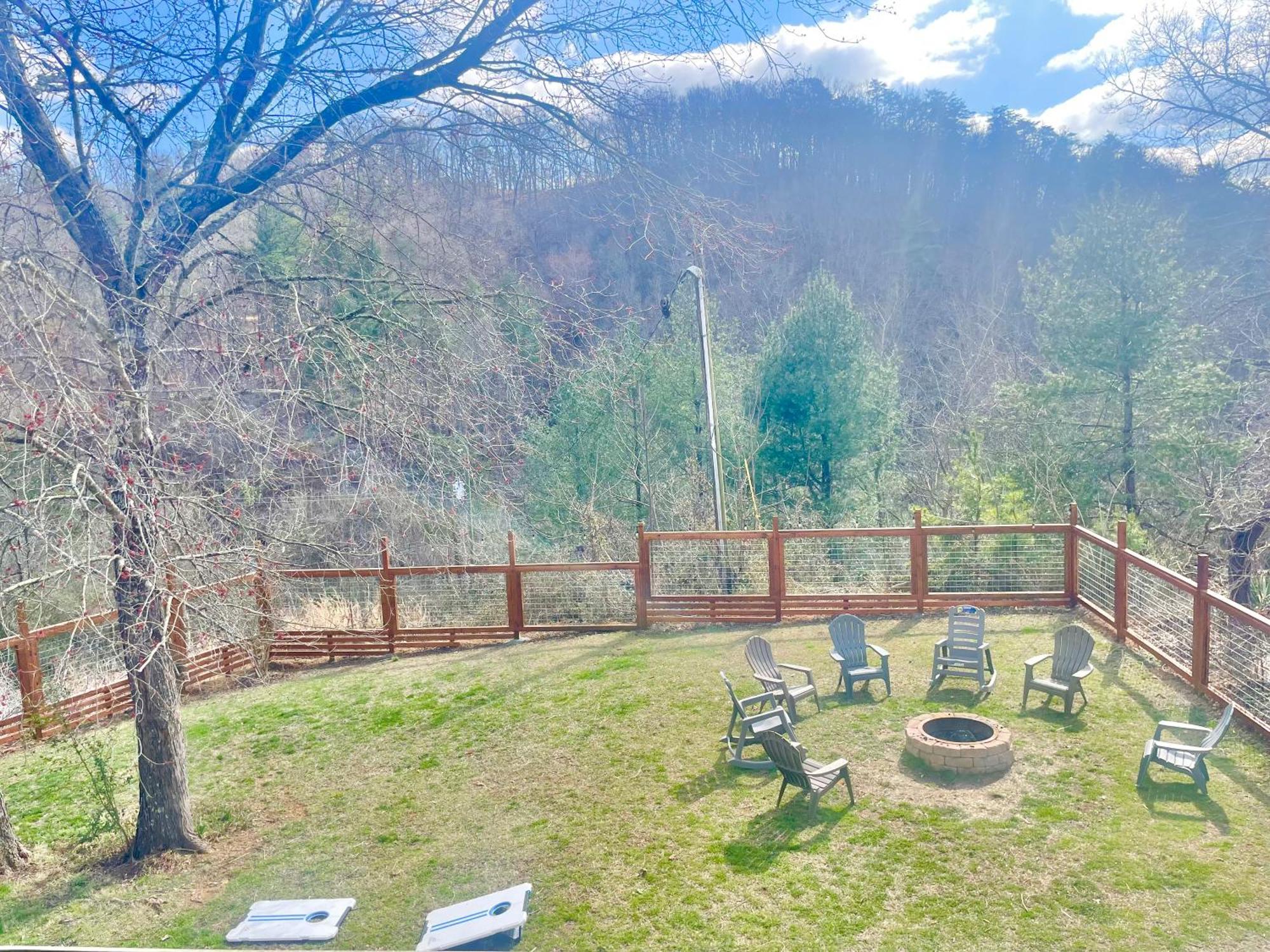 5Bedrooms*4King Beds*Outstanding Location*Hottub* Sevierville Exteriör bild