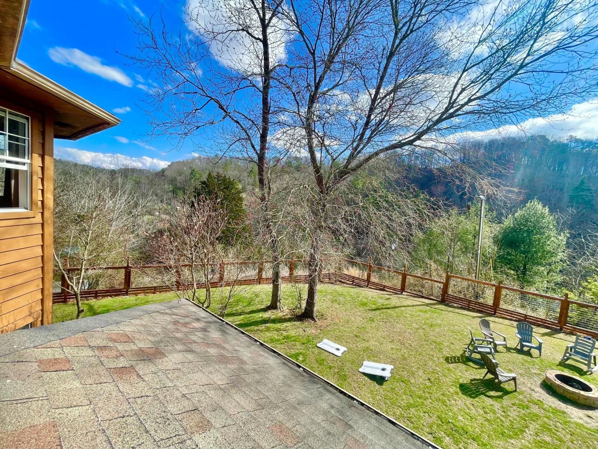 5Bedrooms*4King Beds*Outstanding Location*Hottub* Sevierville Exteriör bild