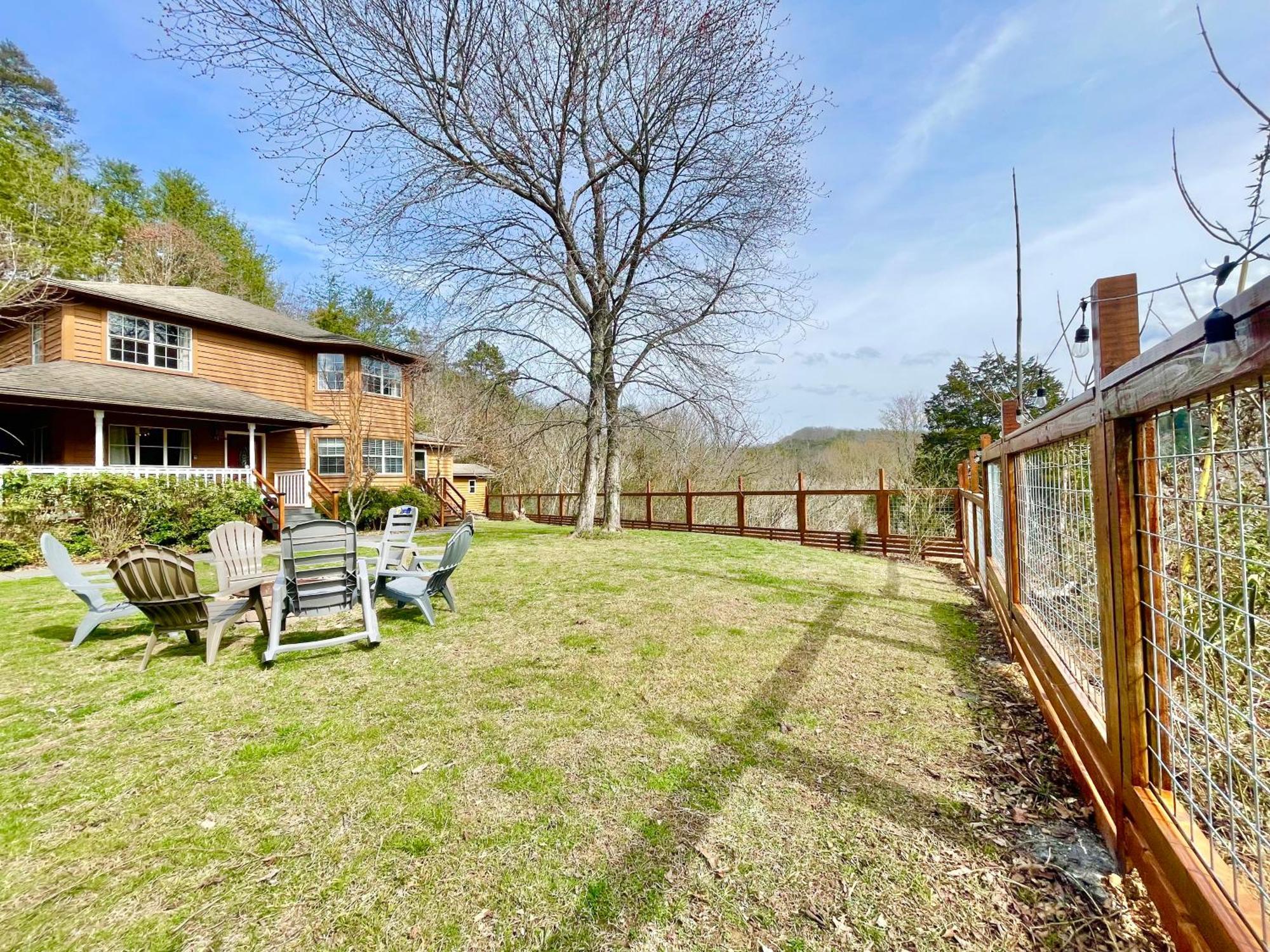 5Bedrooms*4King Beds*Outstanding Location*Hottub* Sevierville Exteriör bild