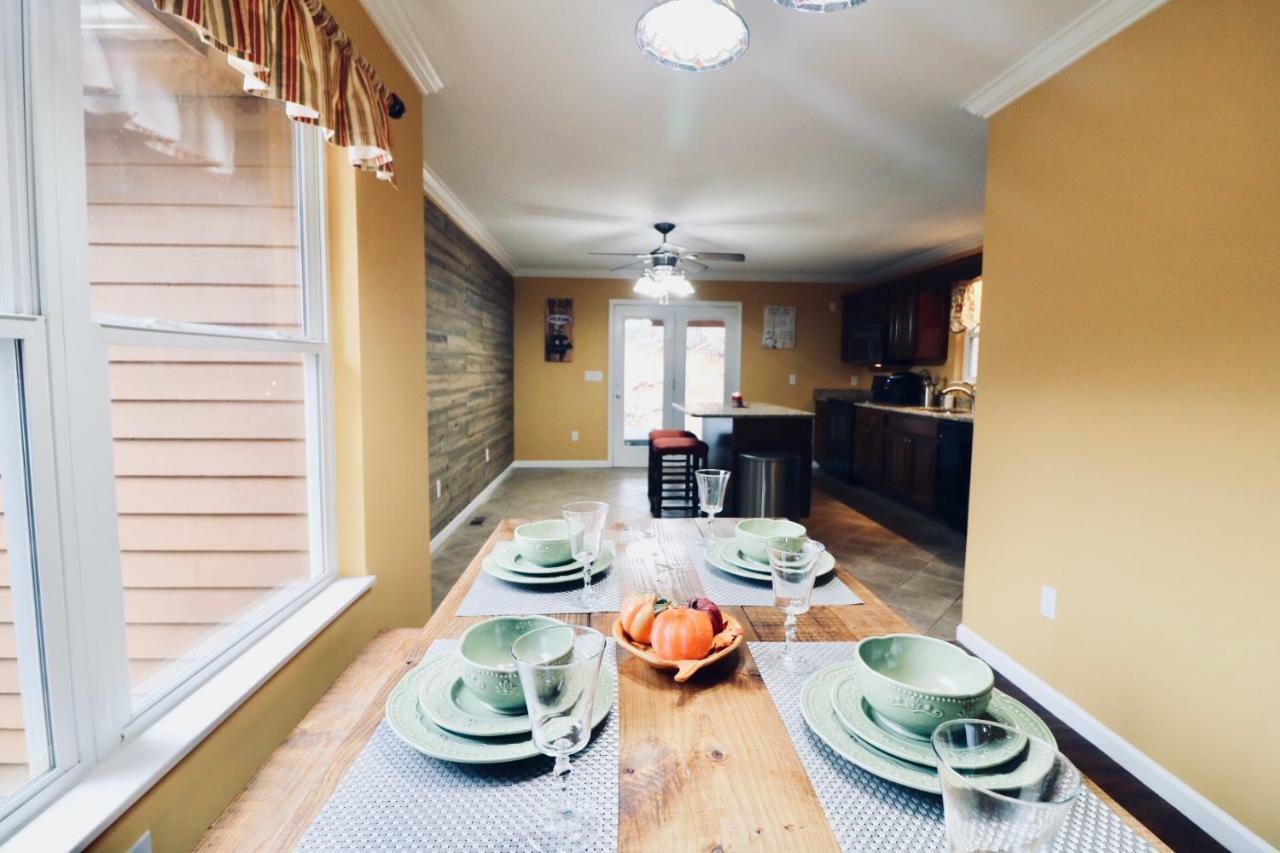 5Bedrooms*4King Beds*Outstanding Location*Hottub* Sevierville Exteriör bild