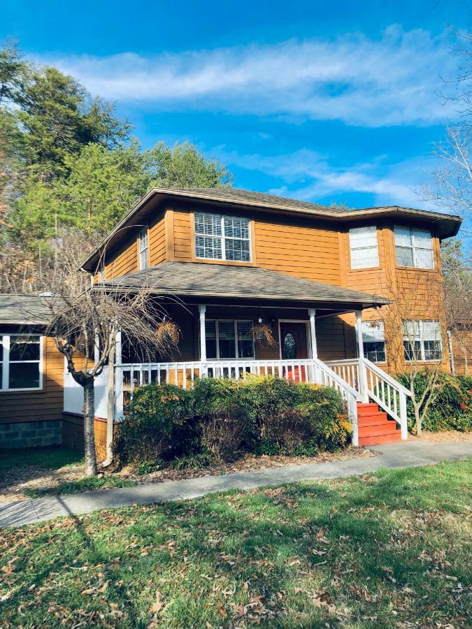 5Bedrooms*4King Beds*Outstanding Location*Hottub* Sevierville Exteriör bild