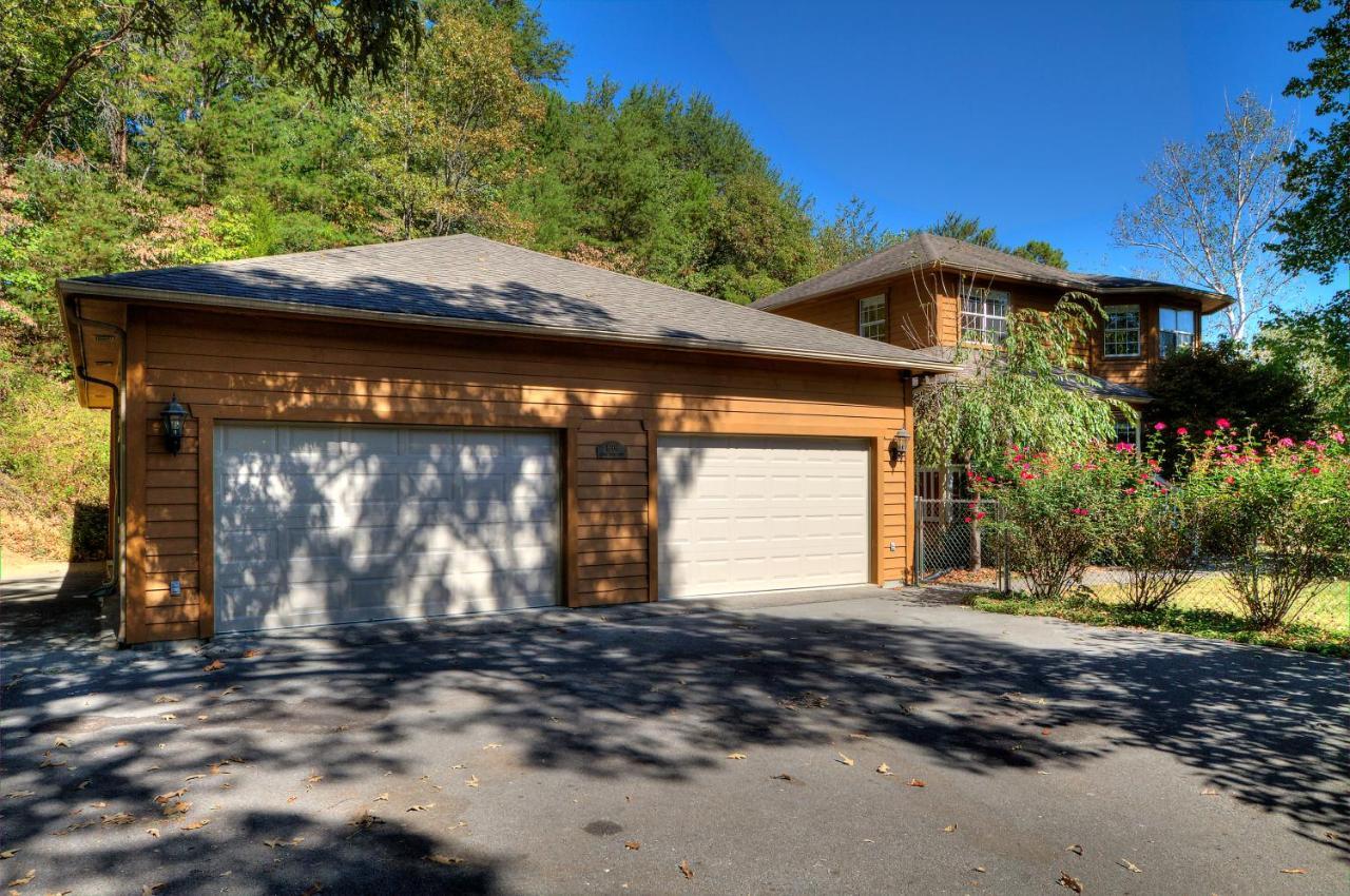 5Bedrooms*4King Beds*Outstanding Location*Hottub* Sevierville Exteriör bild