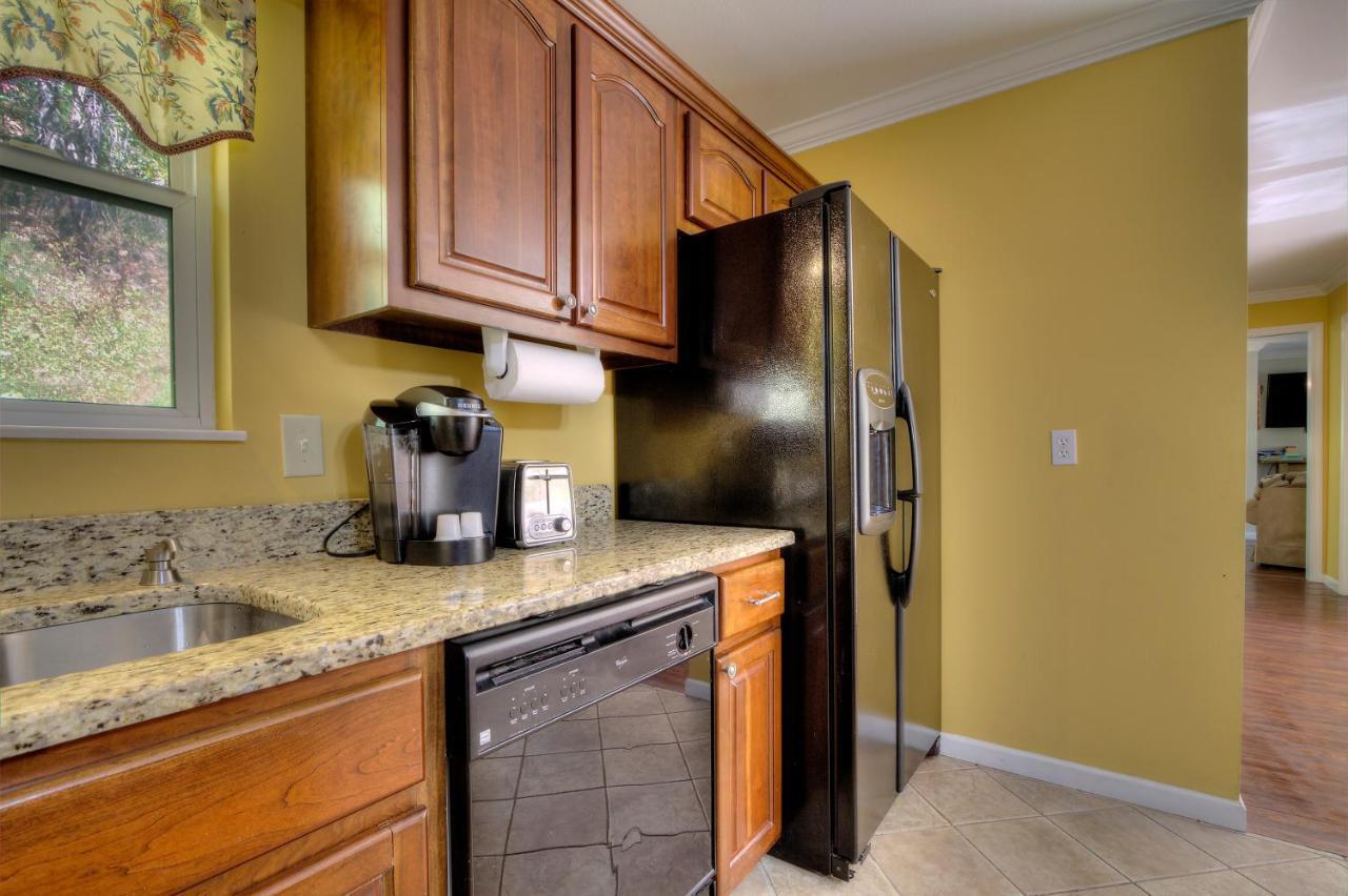 5Bedrooms*4King Beds*Outstanding Location*Hottub* Sevierville Exteriör bild