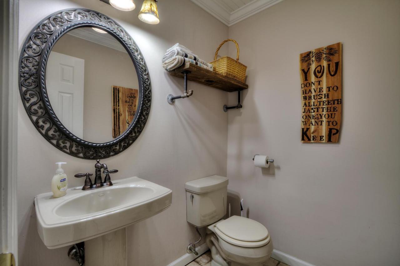 5Bedrooms*4King Beds*Outstanding Location*Hottub* Sevierville Exteriör bild