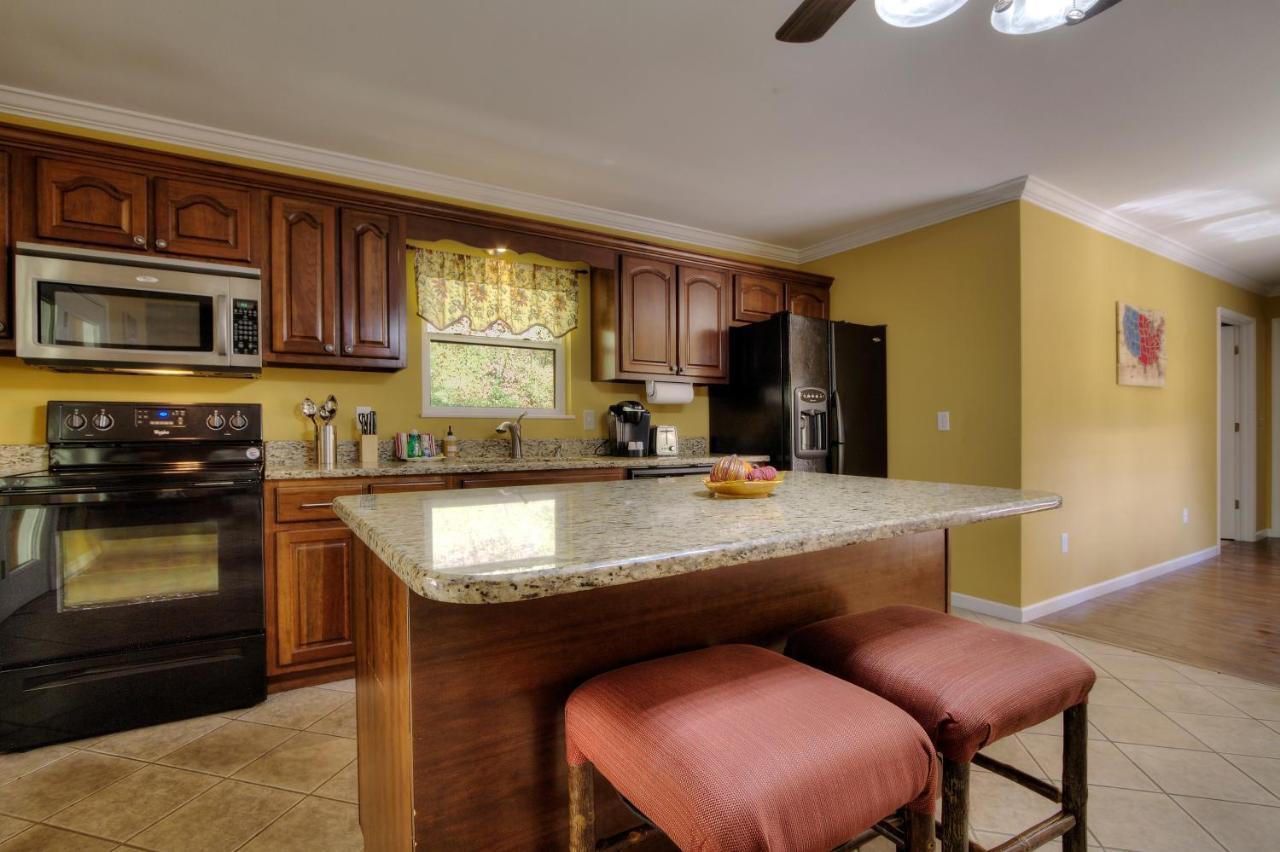 5Bedrooms*4King Beds*Outstanding Location*Hottub* Sevierville Exteriör bild