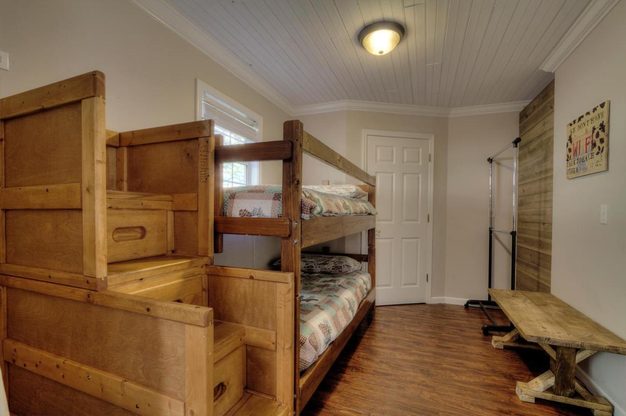 5Bedrooms*4King Beds*Outstanding Location*Hottub* Sevierville Exteriör bild