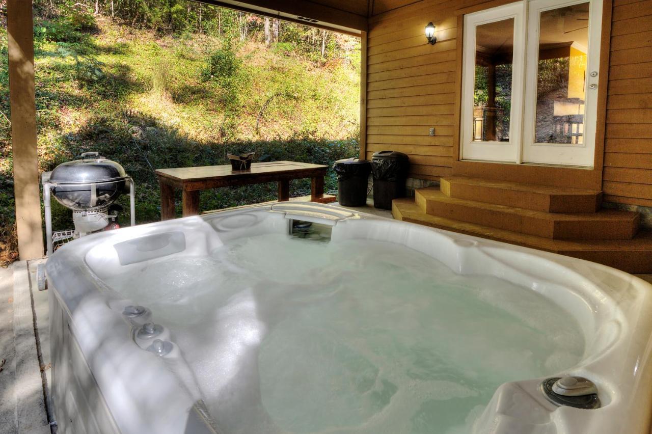 5Bedrooms*4King Beds*Outstanding Location*Hottub* Sevierville Exteriör bild