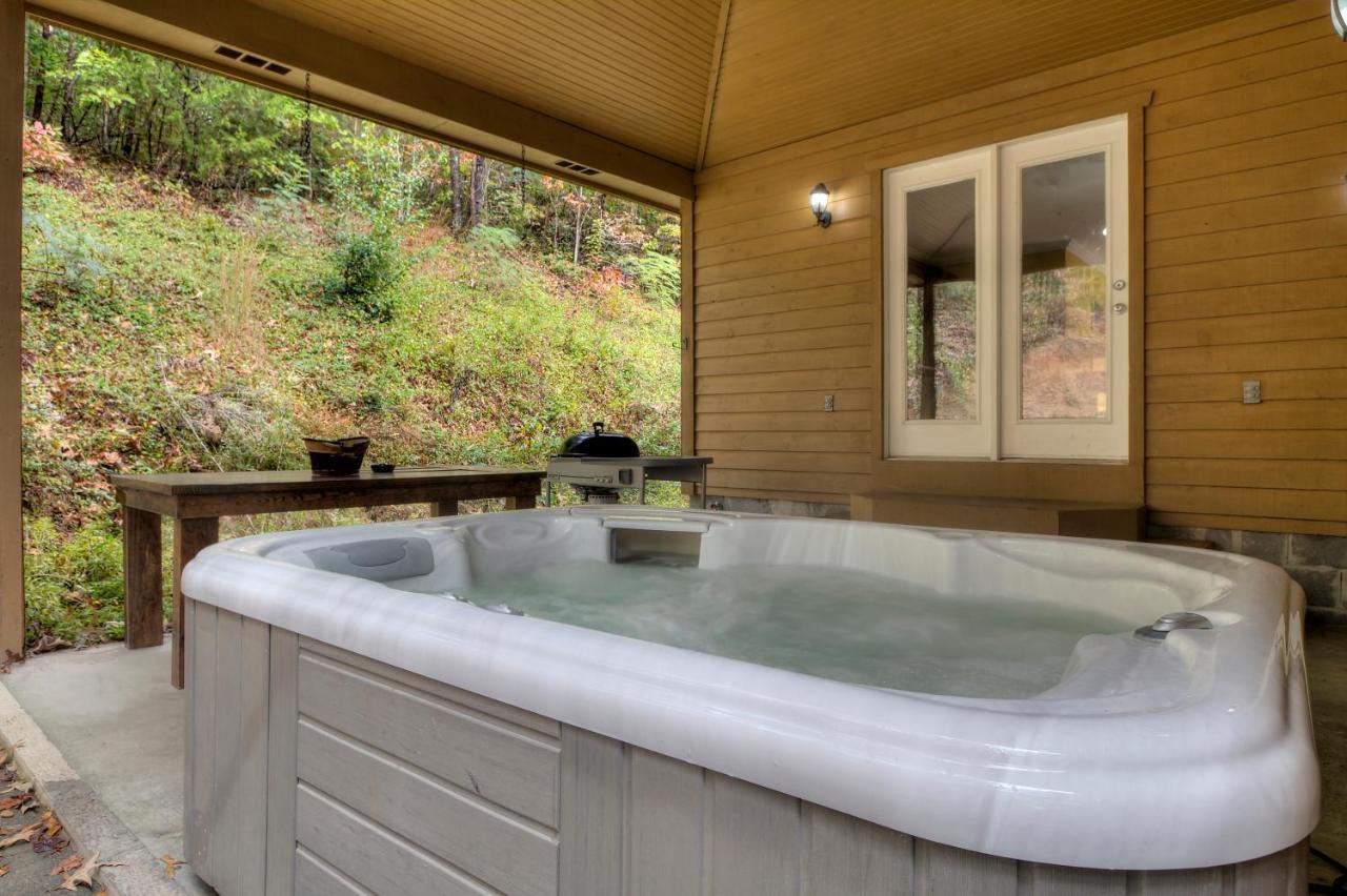 5Bedrooms*4King Beds*Outstanding Location*Hottub* Sevierville Exteriör bild